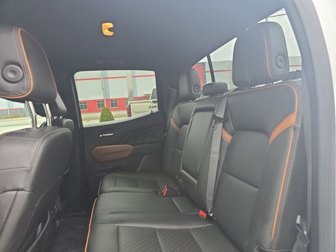 Used 2023 GMC Canyon AT4 w/ AT4 Premium Package AWD/4WD image 15
