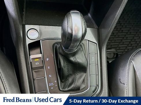 Used 2019 Volkswagen Tiguan SE image 17