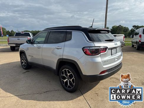 Certified 2025 Jeep Compass Limited AWD/4WD image 5
