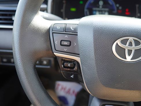 Used 2025 Toyota Camry LE image 20