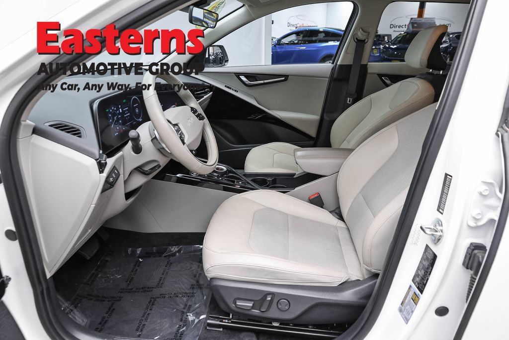 Used 2023 Kia Niro Wind w/ Wind Preserve Package FWD image 14