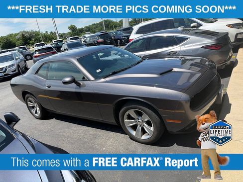 Used 2015 Dodge Challenger SXT RWD image 3