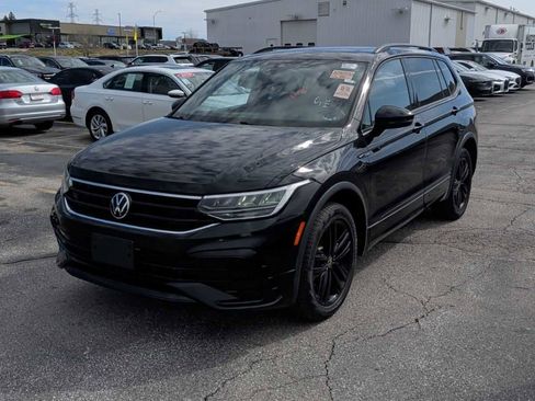 Used 2022 Volkswagen Tiguan SE R-Line image 1