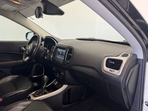 Used 2020 Jeep Compass Latitude image 38