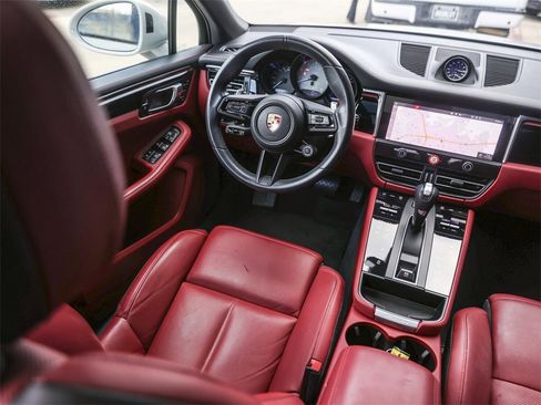 Certified 2023 Porsche Macan S image 37
