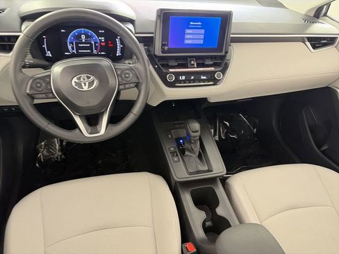Used 2026 Toyota Corolla Cross LE FWD image 20