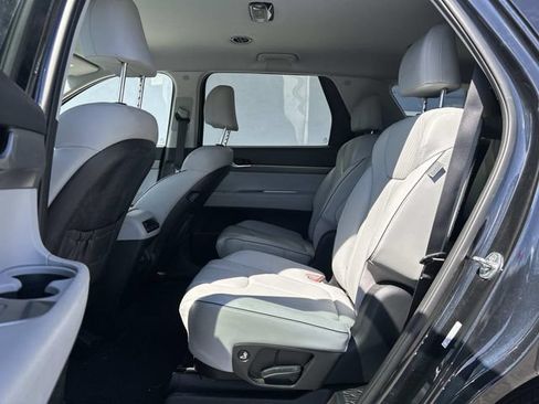 Used 2023 Hyundai Palisade SEL AWD/4WD image 14