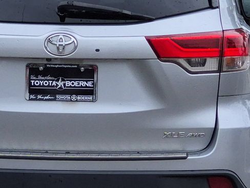 Used 2018 Toyota Highlander XLE w/ Protection Package #3 AWD/4WD image 27