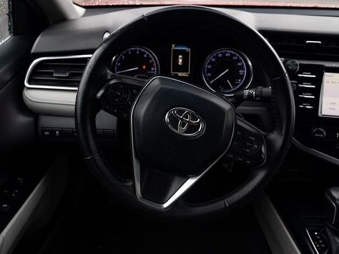 Used 2018 Toyota Camry SE image 10
