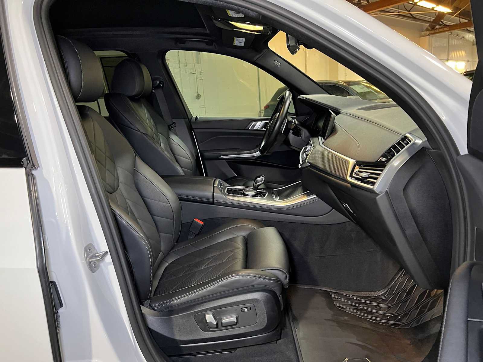 Used 2023 BMW X5 xDrive40i w/ M Sport Package AWD/4WD image 12