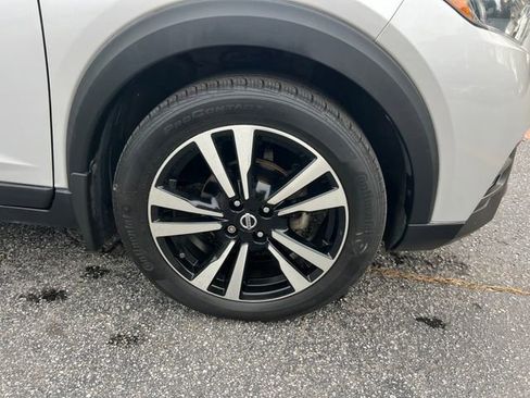 Used 2018 Nissan Kicks SV w/ Exterior Package image 30