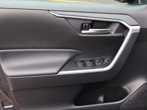 Certified 2025 Toyota RAV4 XLE FWD image 20