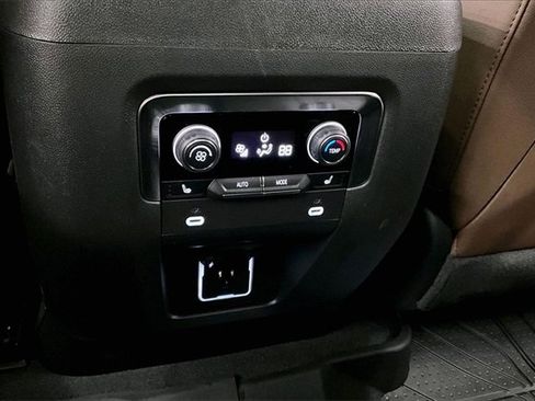 Used 2024 Chevrolet Tahoe High Country image 31