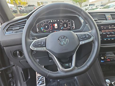 Certified 2023 Volkswagen Tiguan SEL R-Line image 16