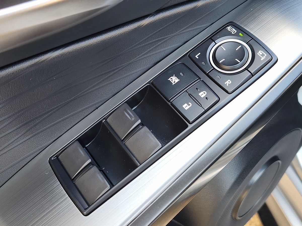Used 2025 Lexus IS 500 w/ Accessory Package 2 RWD image 46