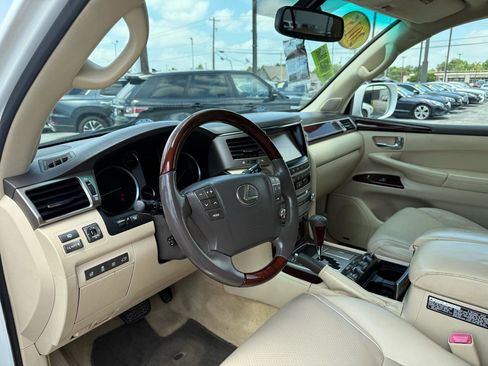 Used 2015 Lexus LX 570 4WD image 11