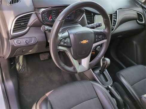 Certified 2019 Chevrolet Trax LT w/ LT Convenience Package image 11