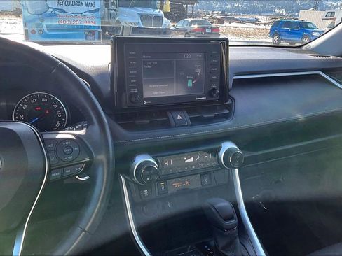 Used 2022 Toyota RAV4 XLE w/ Convenience Package image 6