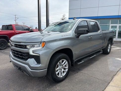 Used 2024 Chevrolet Silverado 1500 RST w/ Convenience Package II image 2