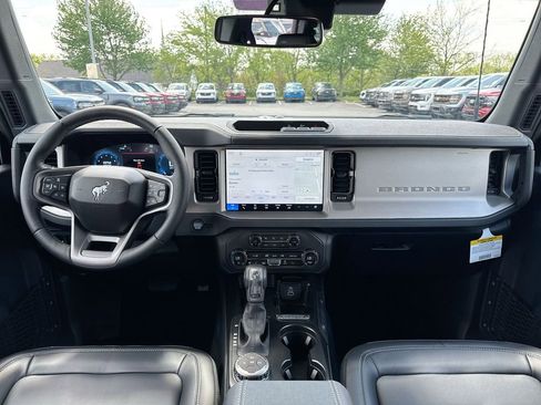 New 2026 Ford Bronco Outer Banks AWD/4WD image 10