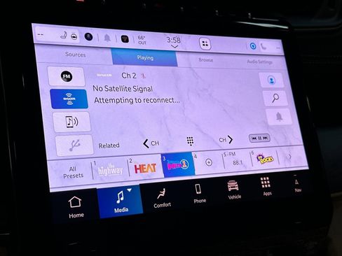 New 2025 Jeep Grand Cherokee Limited w/ Luxury Tech Group II image 17