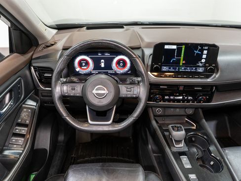 Used 2023 Nissan Rogue Platinum w/ Platinum Premium Package FWD image 11