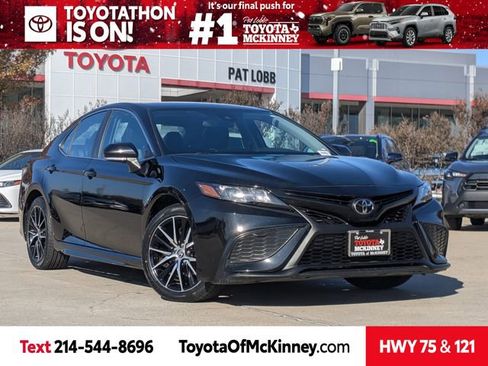 Used 2024 Toyota Camry SE image 1