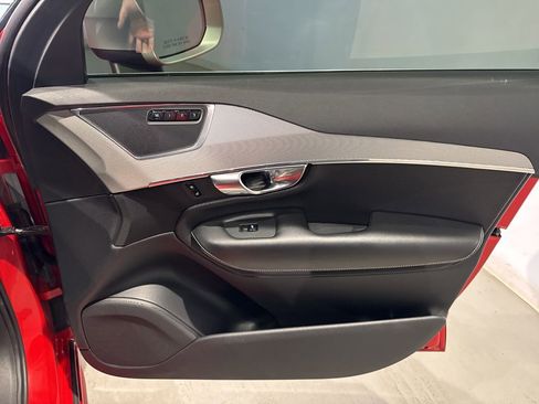 Used 2017 Volvo XC90 T5 R-Design image 32