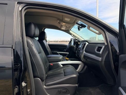 Used 2017 Nissan Titan PRO-4X w/ Pro-4x Convenience Package image 11