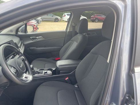 Used 2025 Kia Sportage LX image 31