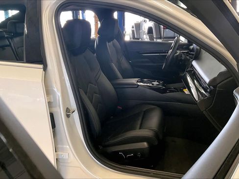 Certified 2024 BMW 530i image 9