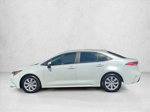 Used 2021 Toyota Corolla LE image 8