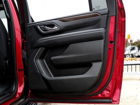 Used 2022 GMC Yukon XL SLE image 48