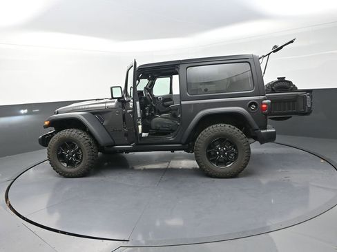 Used 2025 Jeep Wrangler Sport image 35