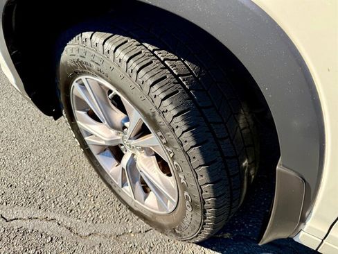 Used 2015 Toyota Highlander XLE AWD/4WD image 15