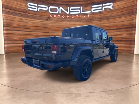Used 2022 Jeep Gladiator Willys image 6
