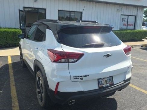 Used 2023 Chevrolet TrailBlazer RS w/ Sun and Liftgate Package AWD/4WD image 3