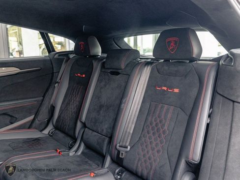 Used 2023 Lamborghini Urus Performante AWD/4WD image 28