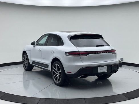 Used 2025 Porsche Macan image 3