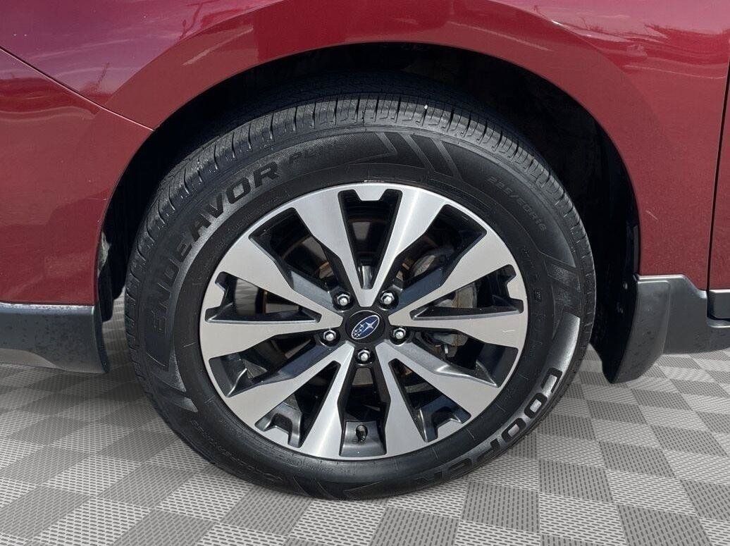 Used 2017 Subaru Outback 2.5i Limited AWD/4WD image 8