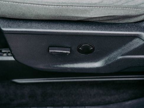 Used 2023 Ford F150 XLT w/ Trailer Tow Package image 16