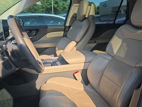 Used 2023 Lincoln Aviator Reserve w/ Equipment Group 201A RWD image 6