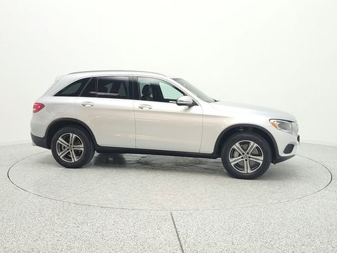 Used 2019 Mercedes-Benz GLC 300 image 4