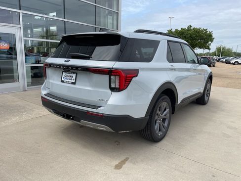 New 2026 Ford Explorer Active w/ Active Comfort Package AWD/4WD image 5