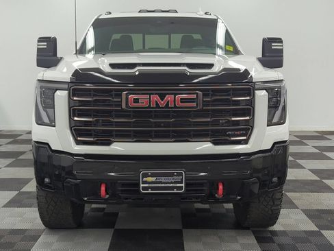 Used 2025 GMC Sierra 2500 AT4X AWD/4WD image 2