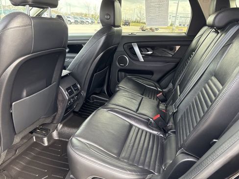 Used 2020 Land Rover Discovery Sport SE image 9