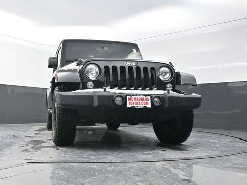 Used 2015 Jeep Wrangler Unlimited Sahara image 28