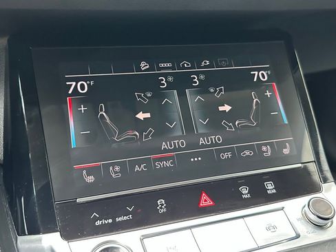 Used 2024 Audi Q8 e-tron Premium Plus w/ Premium Plus Package image 59