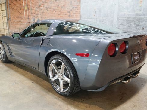 Used 2011 Chevrolet Corvette Coupe w/ Preferred Equipment Group RWD image 18