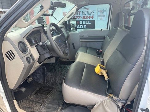 Used 2008 Ford F550 2WD Regular Cab Super Duty image 9